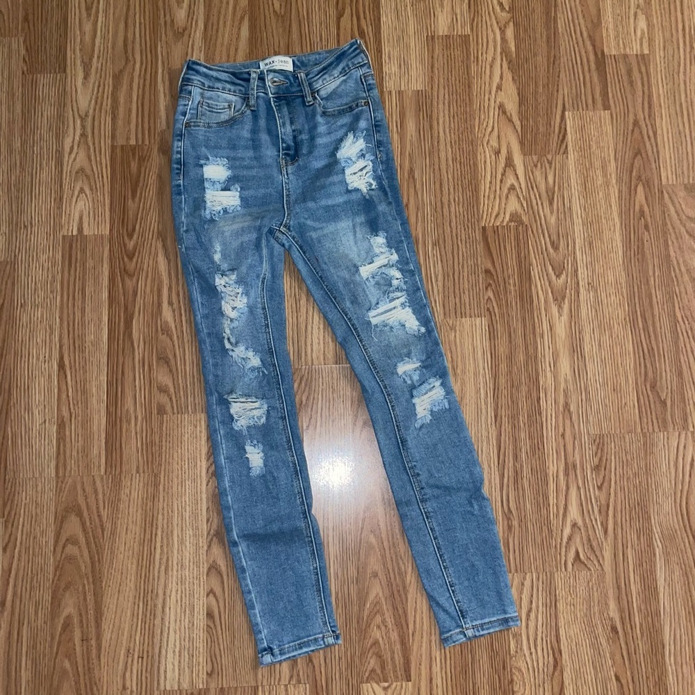 Ripped skinny jeans